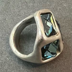 Uno de 50 3 Swarovski crystals ring